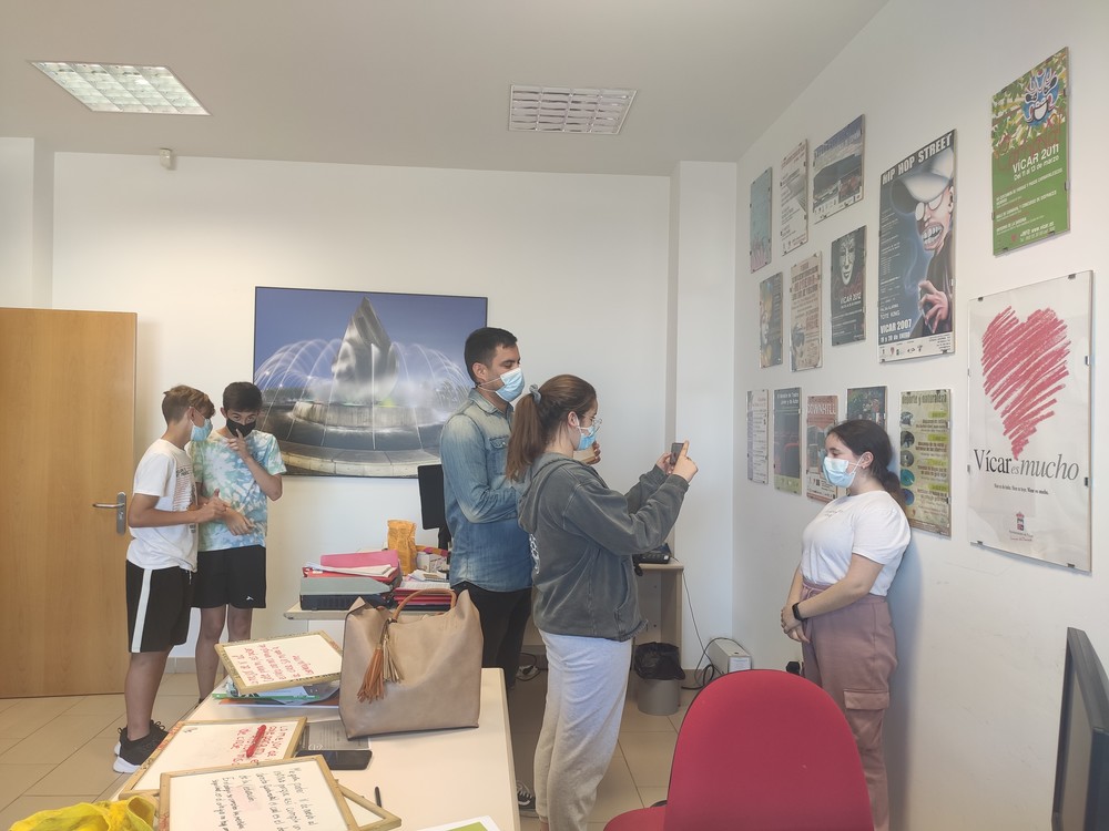 Los escolares del Consejo de Participación de la Infancia y Adolescencia de Vícar participan en el vídeo 'Mi cole es seguro'