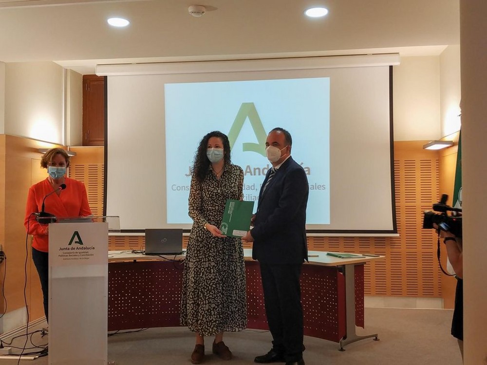 Adra mantiene por noveno año consecutivo el Convenio para el Programa de Tratamiento Familiar