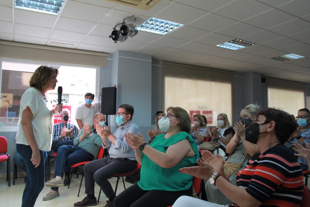 Susana Díaz mantiene un encuentro con los militantes socialistas de El Ejido