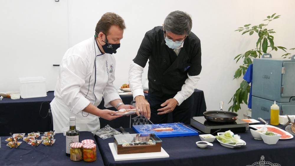 Hortalizas y pescado fresco de Adra, protagonistas del showcooking de Tony García y Antonio Carmona
