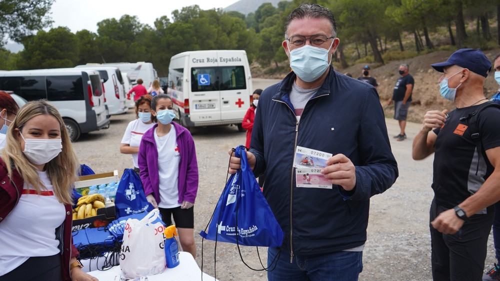 Éxito en Berja de la primera ruta de senderismo solidario de Cruz Roja