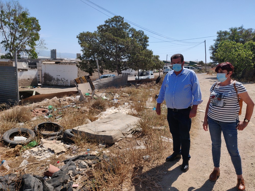 El Grupo Socialista en El Ejido lamenta que el Gobierno local del PP devuelva casi 50.000 euros de una subvención para atender necesidades básicas en asentamientos chabolistas