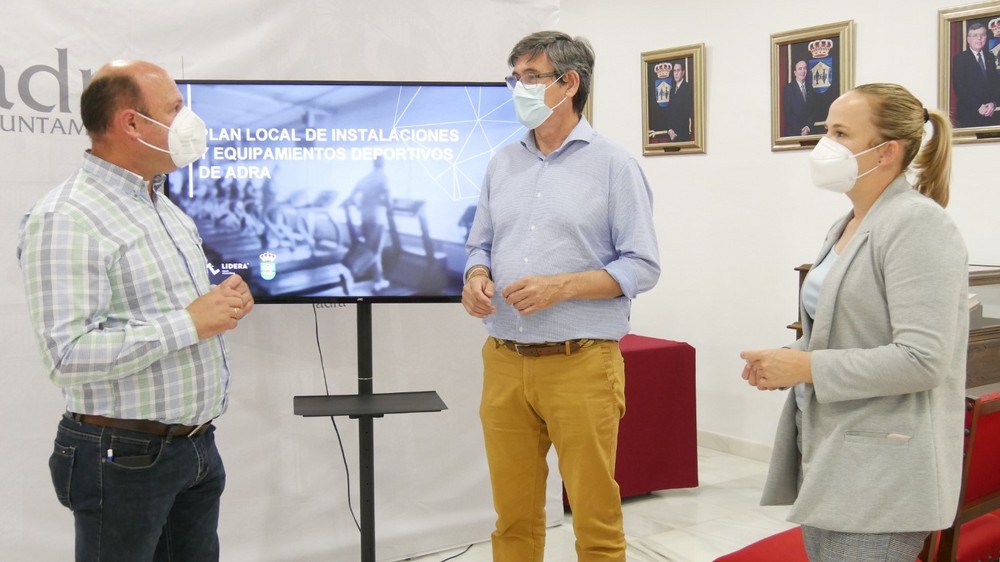 Ayuntamiento de Adra presenta el PLIED, una herramienta que ampliará la práctica deportiva entre los abderitanos
