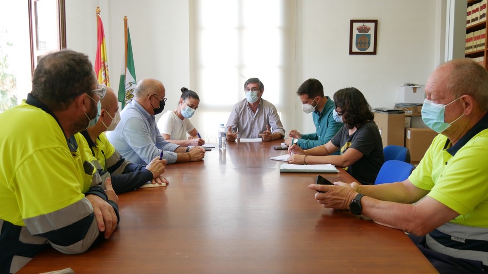 El Ayuntamiento de Adra trabaja para desplegar infraestructura de playas de cara al 15 de junio