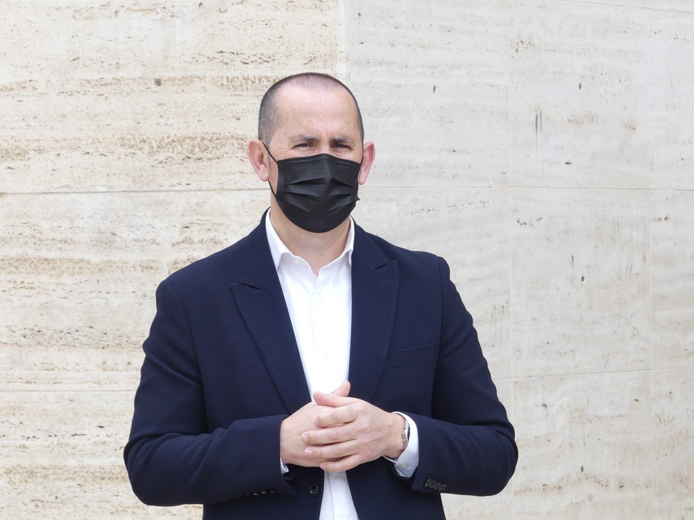 Ciudadanos El Ejido presenta un recurso ante la decisión del Ayuntamiento de compensar con 230.000 euros a la empresa concesionaria de la piscina municipal