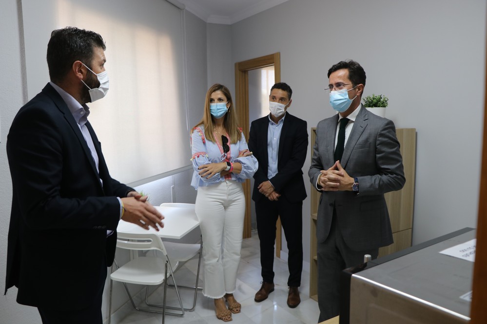 Francisco Góngora visita las nuevas instalaciones de Clece en El Ejido