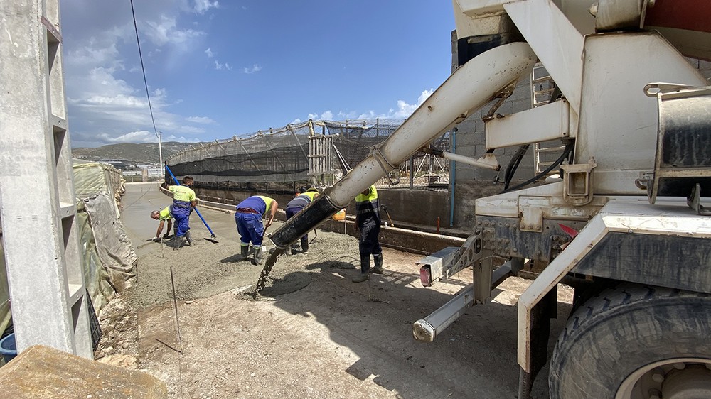 Arranca la pavimentación de once caminos rurales en Berja