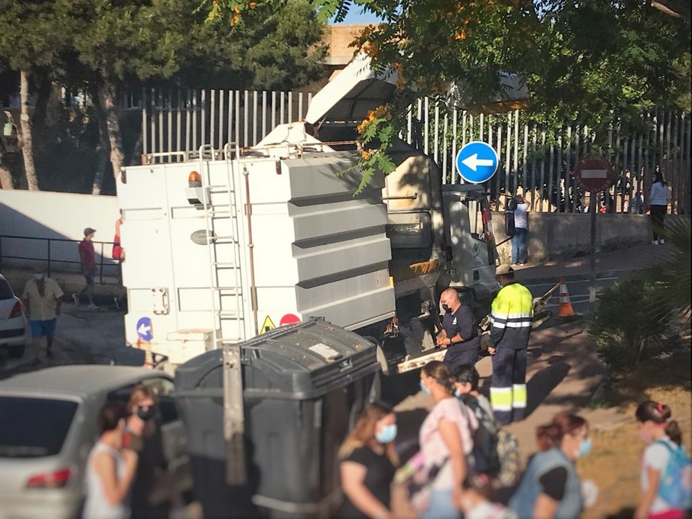 El PSOE plantea la reprobación de los concejales de servicios y recogida de residuos por su “intolerable falta de gestión”