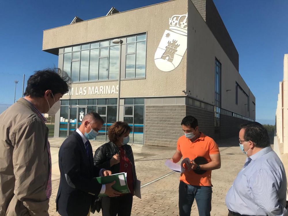 El delegado de Educación se reúne con la AMPA del IES Las Marinas