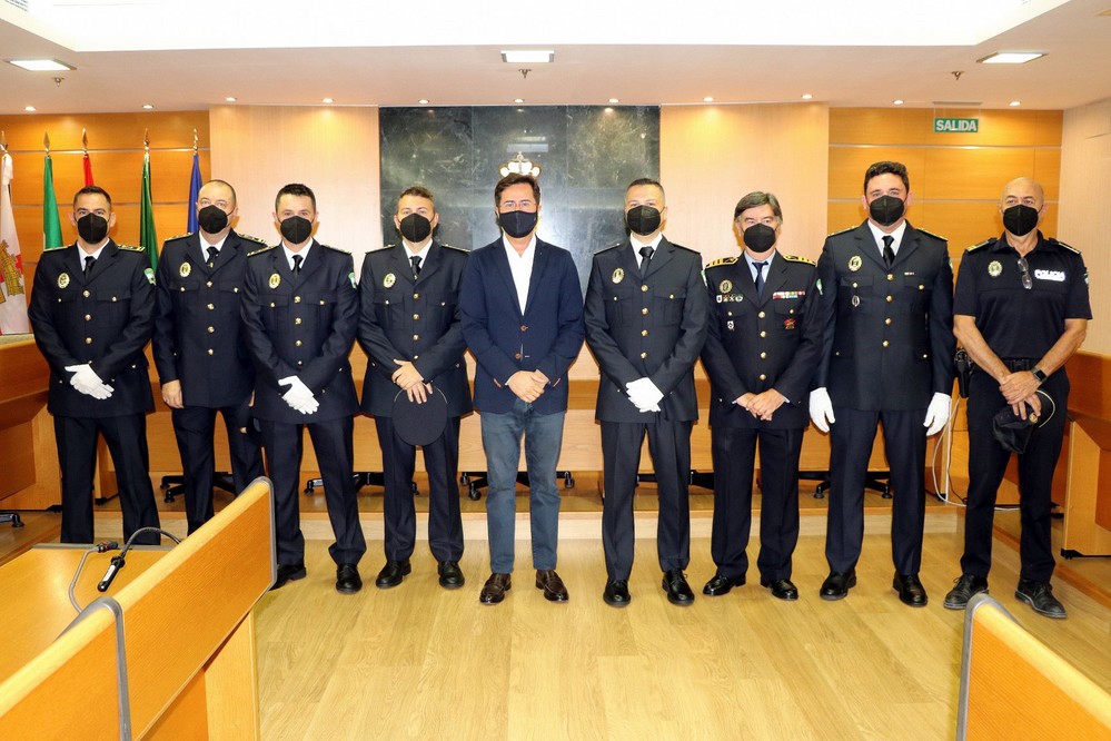 Toman posesión de su cargo cuatro oficiales de la Policía Local de El Ejido