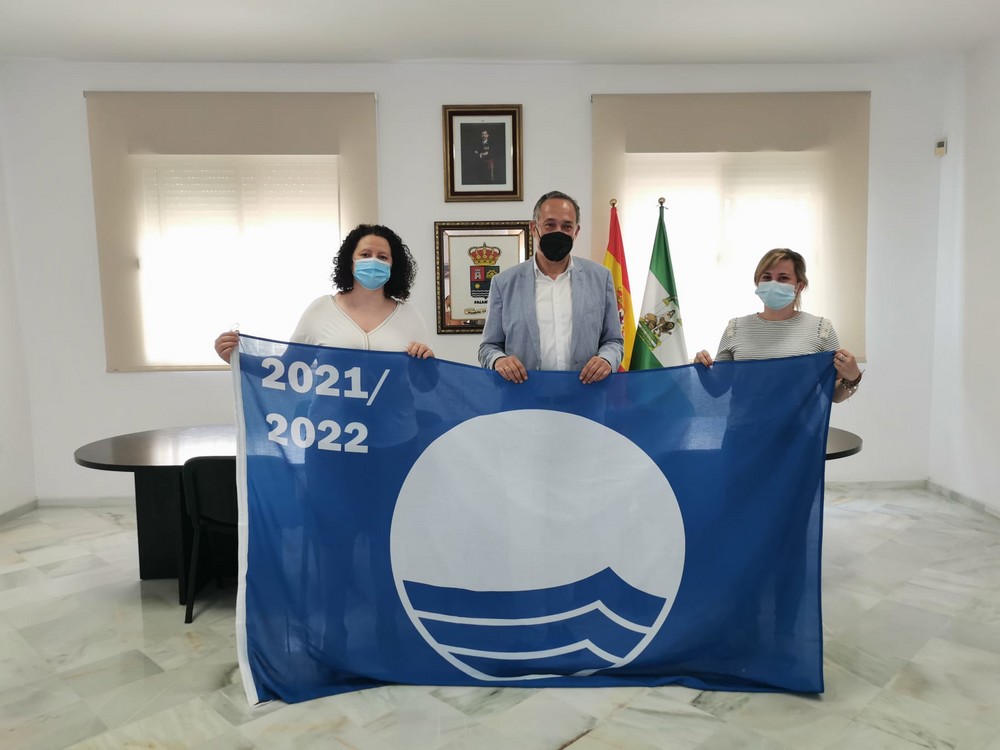 Turismo señala que las Banderas Azules muestran la calidad, seguridad y accesibilidad del litoral almeriense