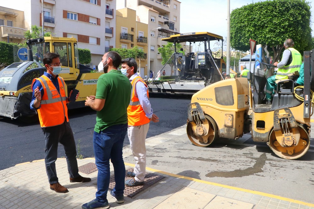 El IV Plan Municipal de ‘Regeneración y Refuerzo de Viales’ concluye con la pavimentación del Paseo de Las Lomas