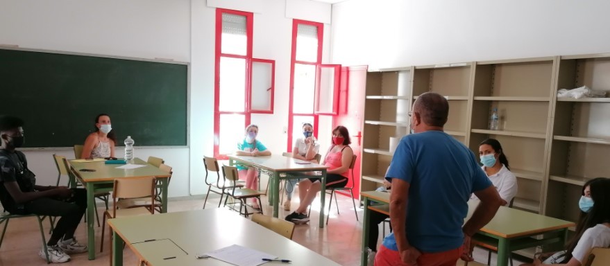 Jóvenes de Vícar participan en un taller sociolaboral