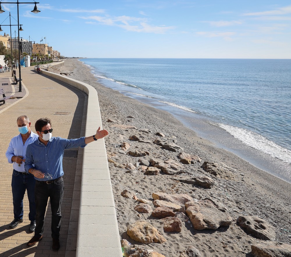 El Gobierno ejidense exige nuevamente a Costas una solución urgente  al problema de regresión del litoral de Balerma y Guardias Viejas