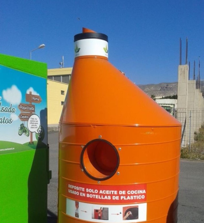 Vícar formalizará mediante convenio con la empresa Gerefran 2014 la gestión de la recogida de aceite usado doméstico