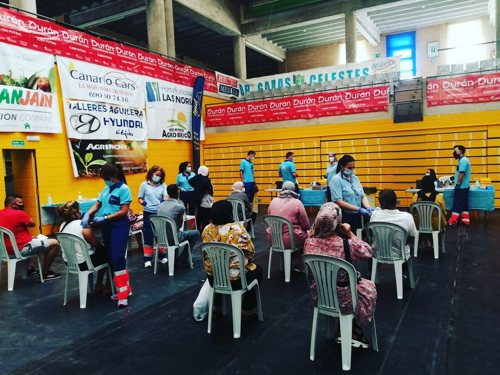 La macrovacunación de este miércoles deja casi 1.300 inmunizados en El Ejido