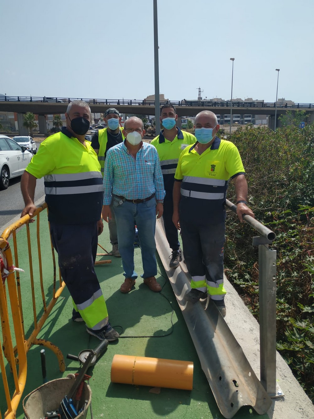 El tramo entre la Puerta de Vícar y El Parador ya luce su nuevo acerado﻿