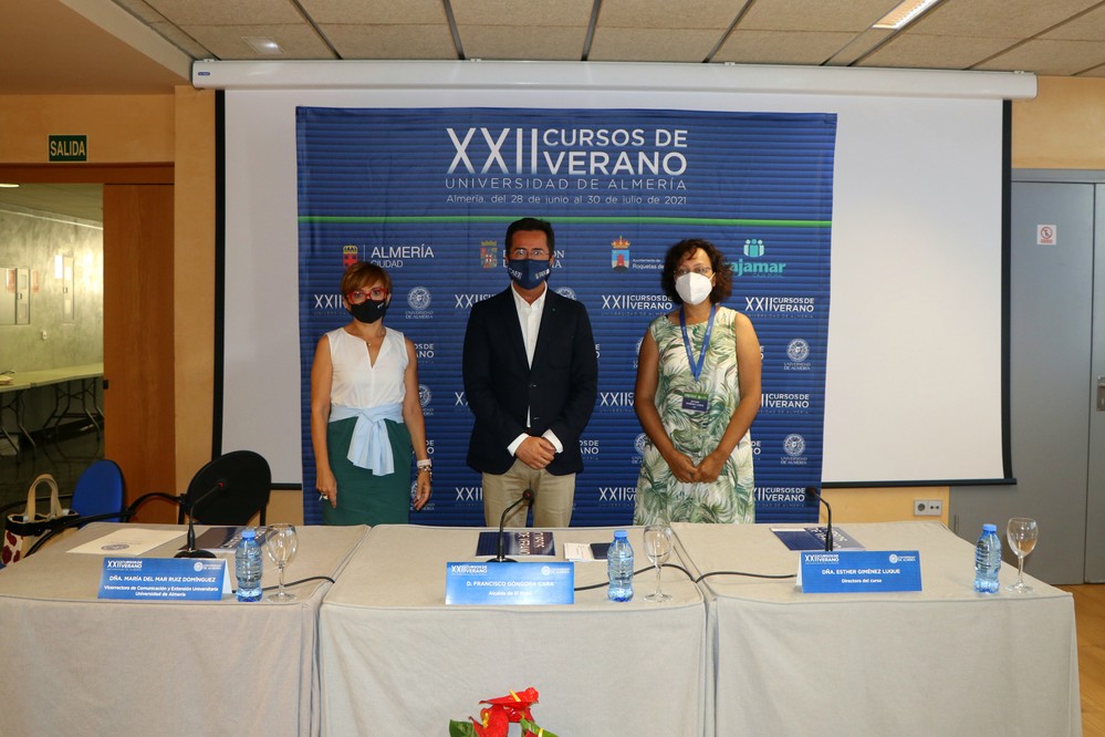 El Ejido se estrena como sede del curso de verano de la UAL ‘Biodiversidad urbana y ciencia ciudadana’