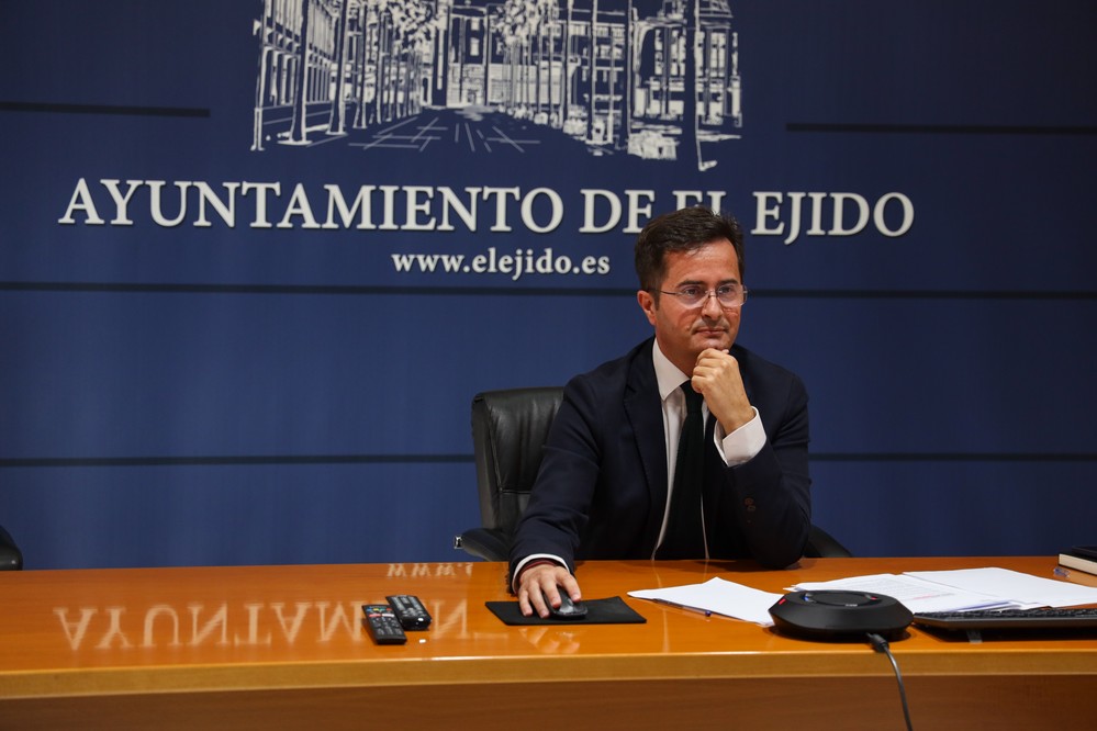 El Pleno aprueba por unanimidad rescindir el acuerdo en el cable-esquí para garantizar que estas instalaciones gocen de unas características idóneas