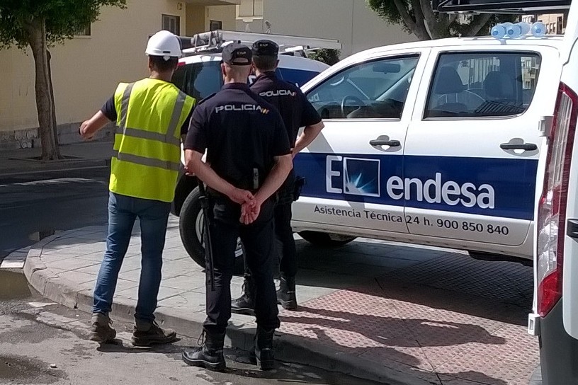 La Policía Nacional, en colaboración con Endesa, supera las 2.000 acometidas de luz revisadas durante el primer semestre del año