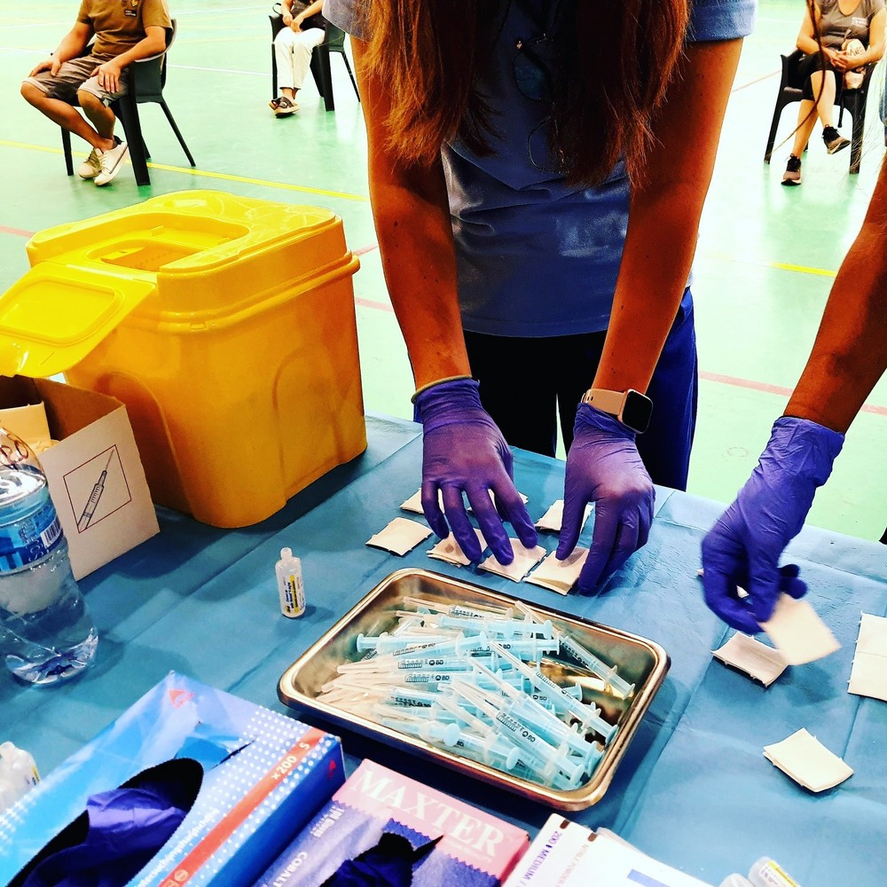 Andalucía baja hasta los 25 años la posibilidad de solicitar cita para vacunarse contra el Covid-19