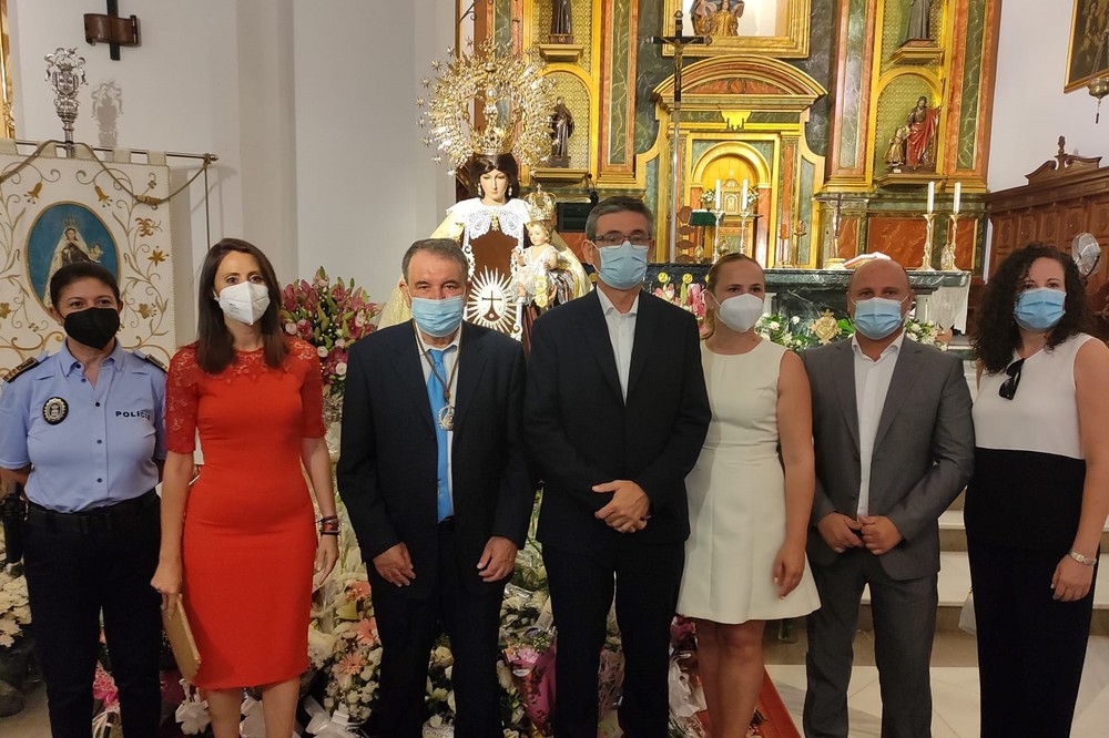 Adra celebra la festividad de la Virgen del Carmen con triduos, ofrenda floral, imposición de medallas y una misa