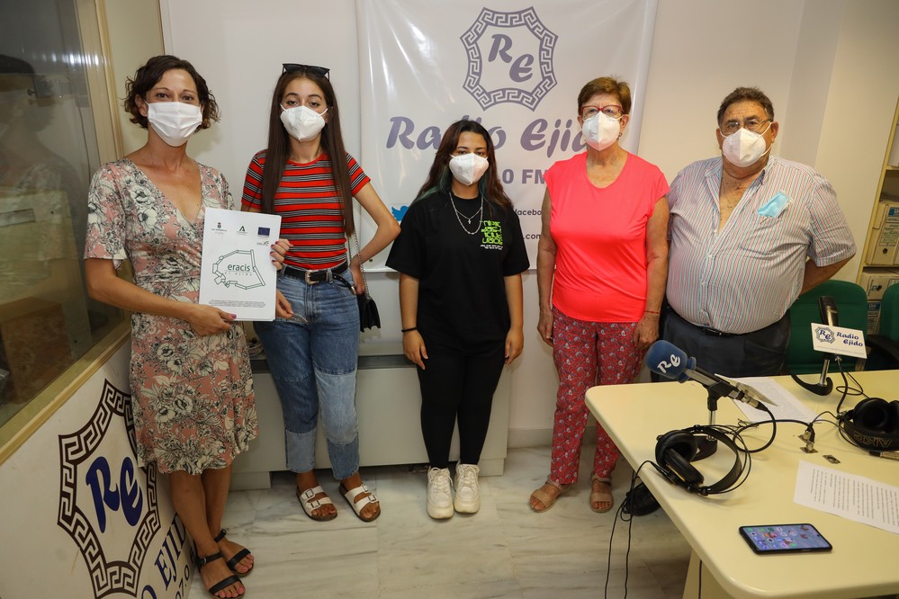 El Ejido celebra el Día Mundial de los Abuelos con un encuentro intergeneracional a través de un programa especial en la radio municipal