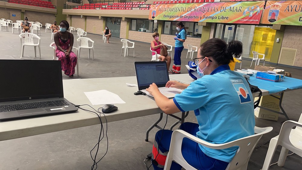 Salud convoca la primera vacunación masiva para jóvenes de 16 años o más en Distrito Poniente de Almería