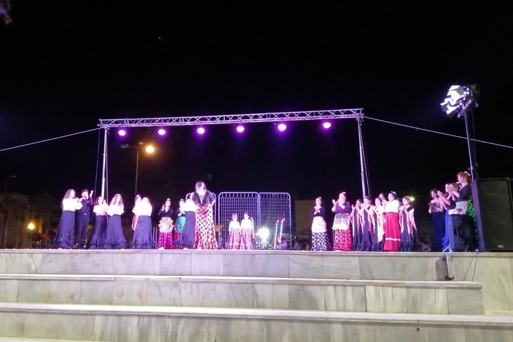 La Asociación Cultural Arte Danza Adra llena Pago del Lugar con su espectáculo ‘Las Trece Rosas’