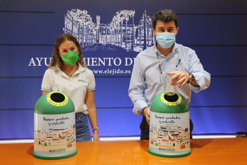 El Ayuntamiento y 65 establecimientos de hostelería de El Ejido competirán por conseguir la Bandera Verde de Ecovidrio