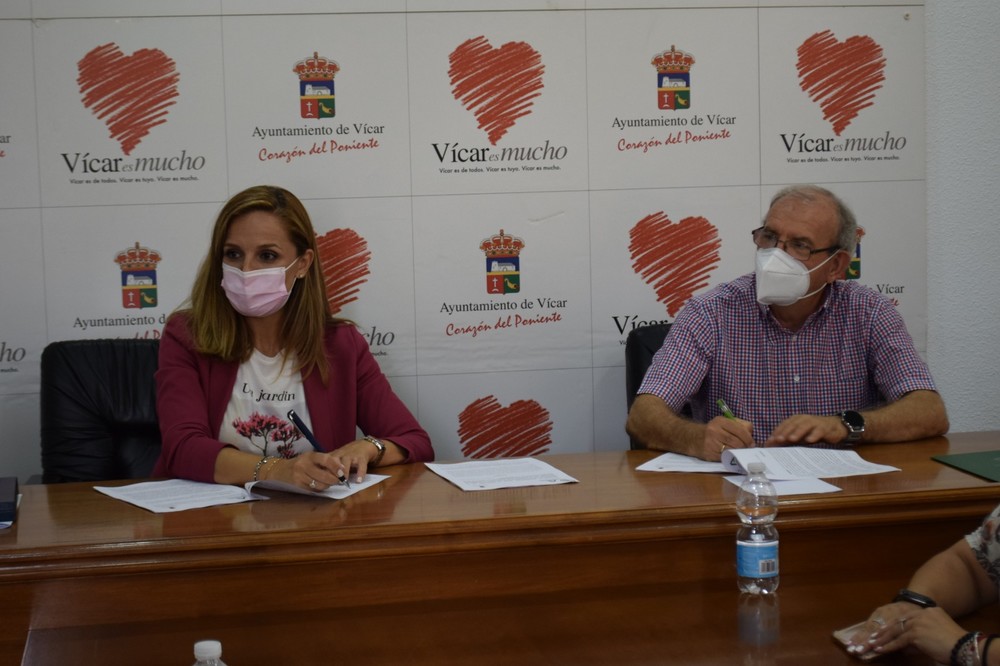 Maribel Sánchez, y Antonio Bonilla destacan la importancia que el convenio firmado tiene para la protección y seguridad de los vicarios