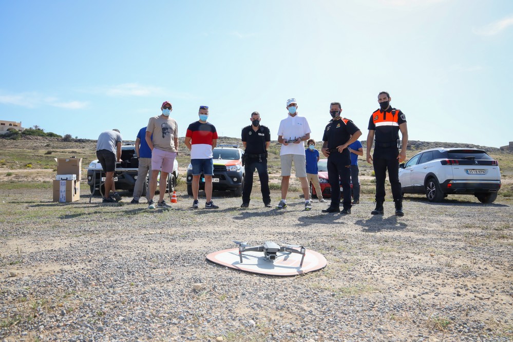 Personal Municipal se forma en el pilotaje de drones para velar por la seguridad en las playas ejidenses