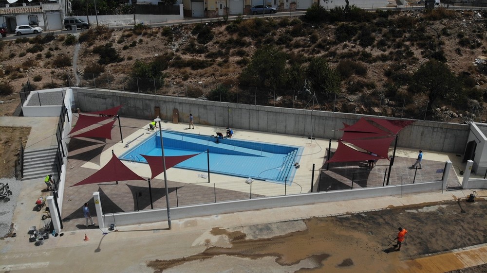 Berja estrena la Piscina Municipal de Los Cerrillos