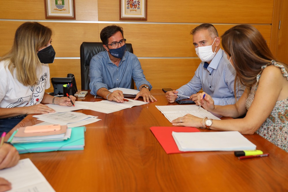 Ayuntamiento, Educación y APAE trabajan para impulsar las actuaciones a realizar materia educativa en el municipio