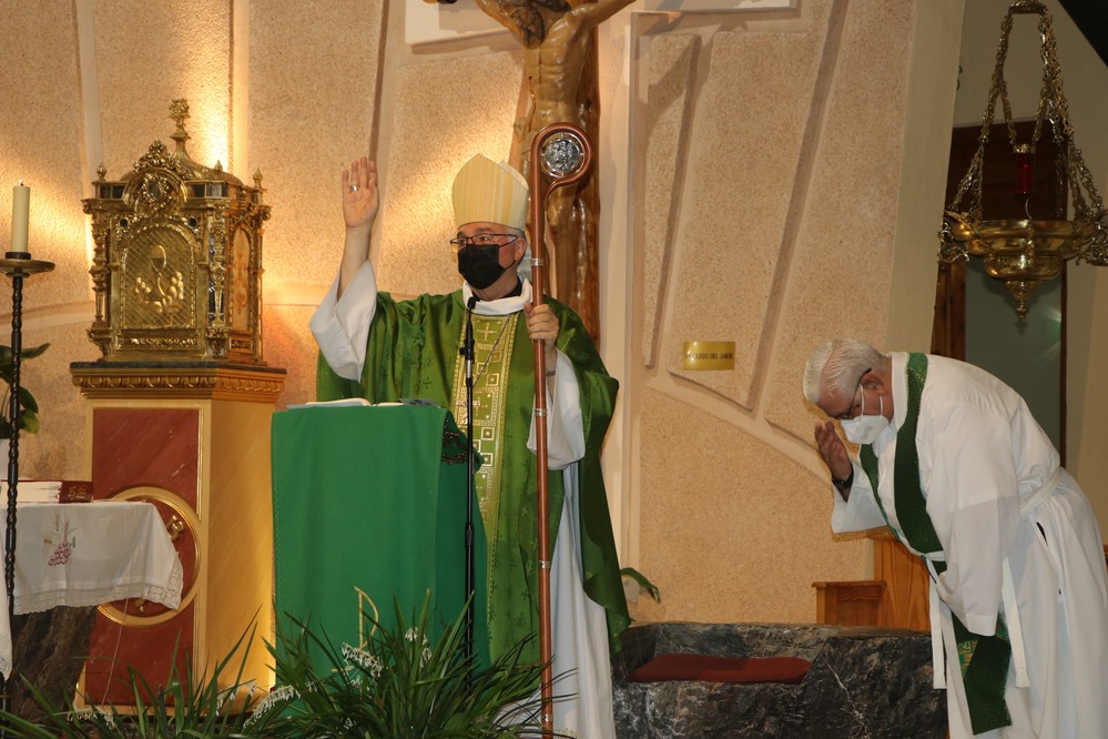 El obispo coadjutor de Almería preside la eucaristía por los 25 años de la parroquia de Santo Domingo de Guzmán