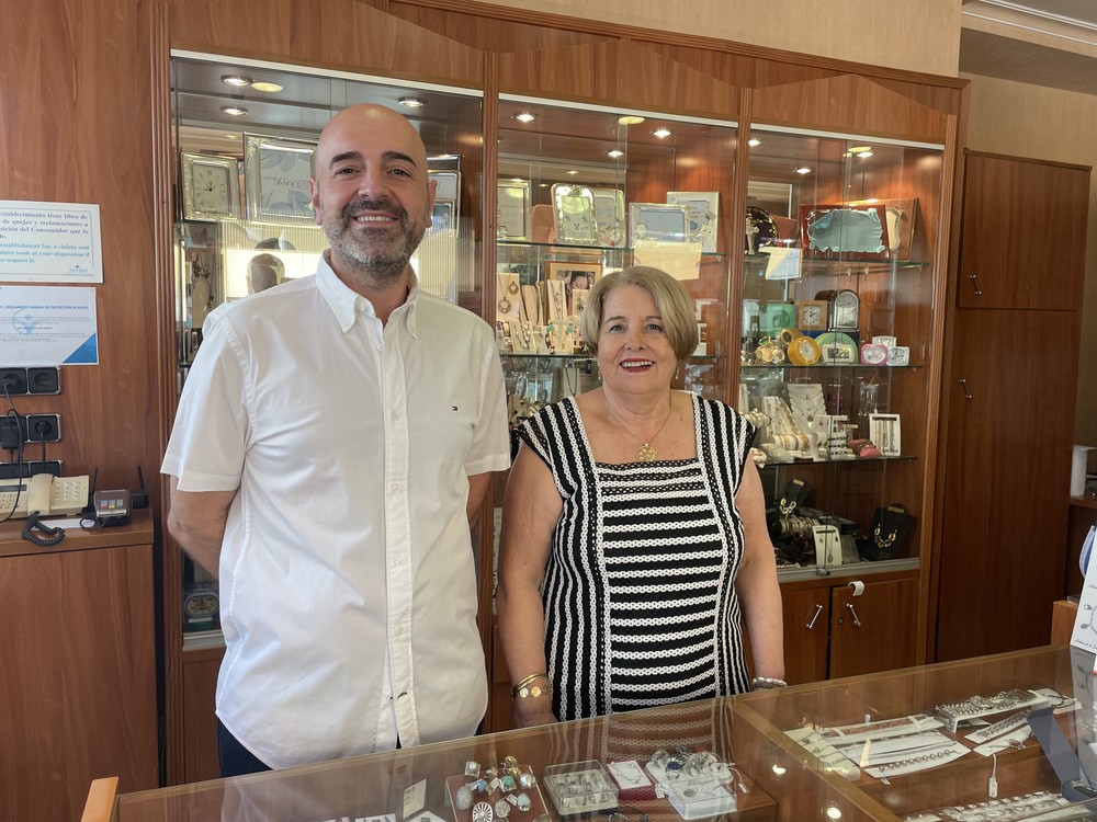 “De todo el Poniente vienen a Joyería Ana por la confianza que ofrecemos”