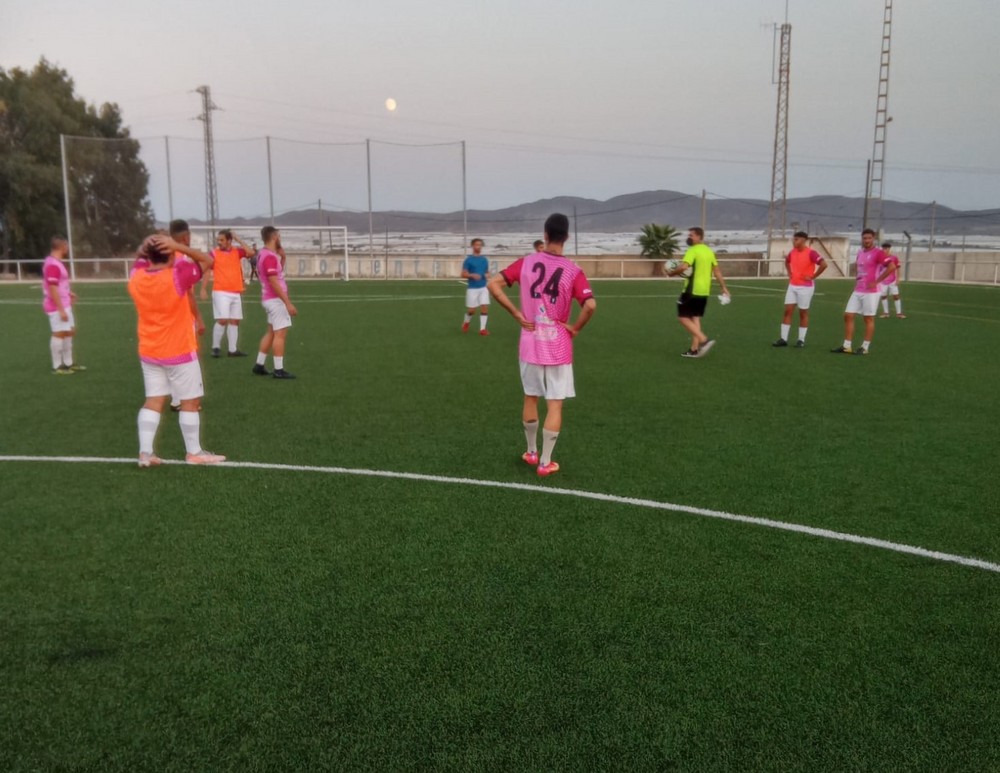 El CD Huércal aguarda en la primera estación por la que pasa el Poli Ejido