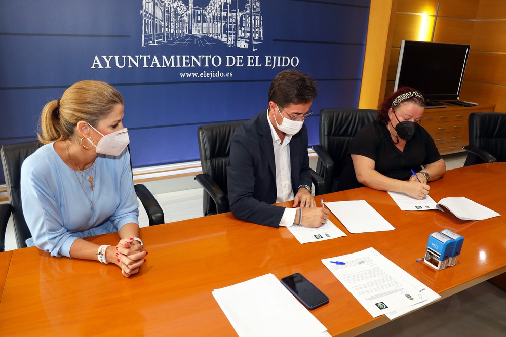 El Ejido firma convenios de colaboración con ‘Soy Especial y Qué’ y ‘Neuralba Contigo’