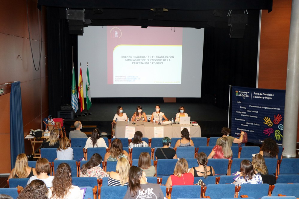 Servicios Sociales trabaja en acciones formativas sobre la protección, promoción y puesta en valor de la familia en todos los ámbitos de la sociedad