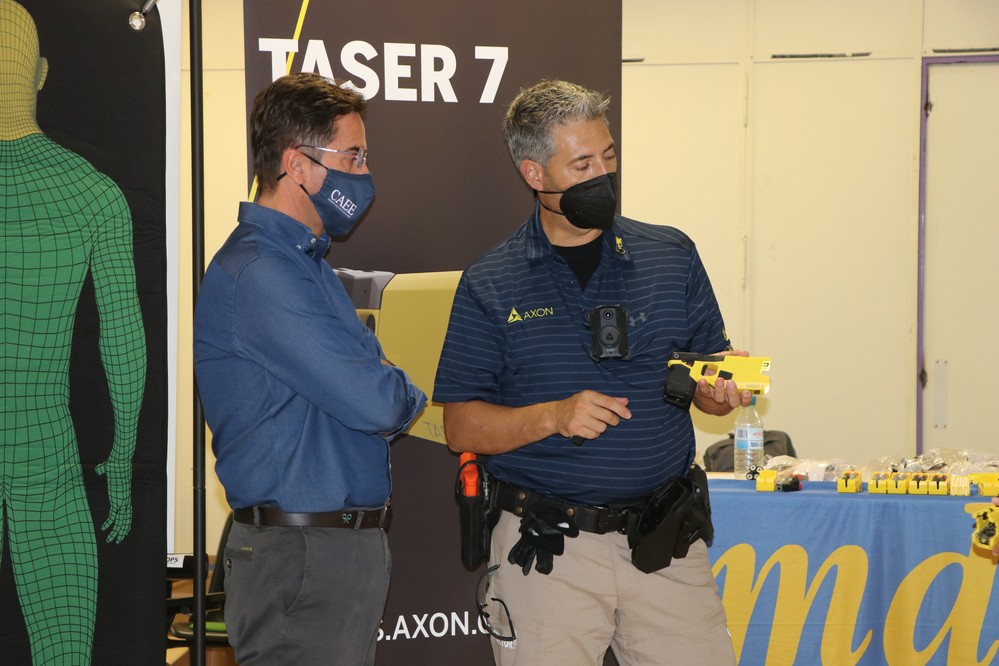 La Policía Local se forma en el uso de armas ‘TASER’