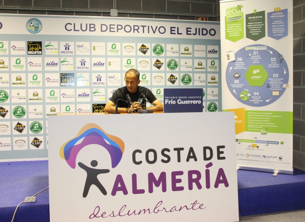 El CD El Ejido se medirá este domingo al Levante para seguir sumando fuera de casa