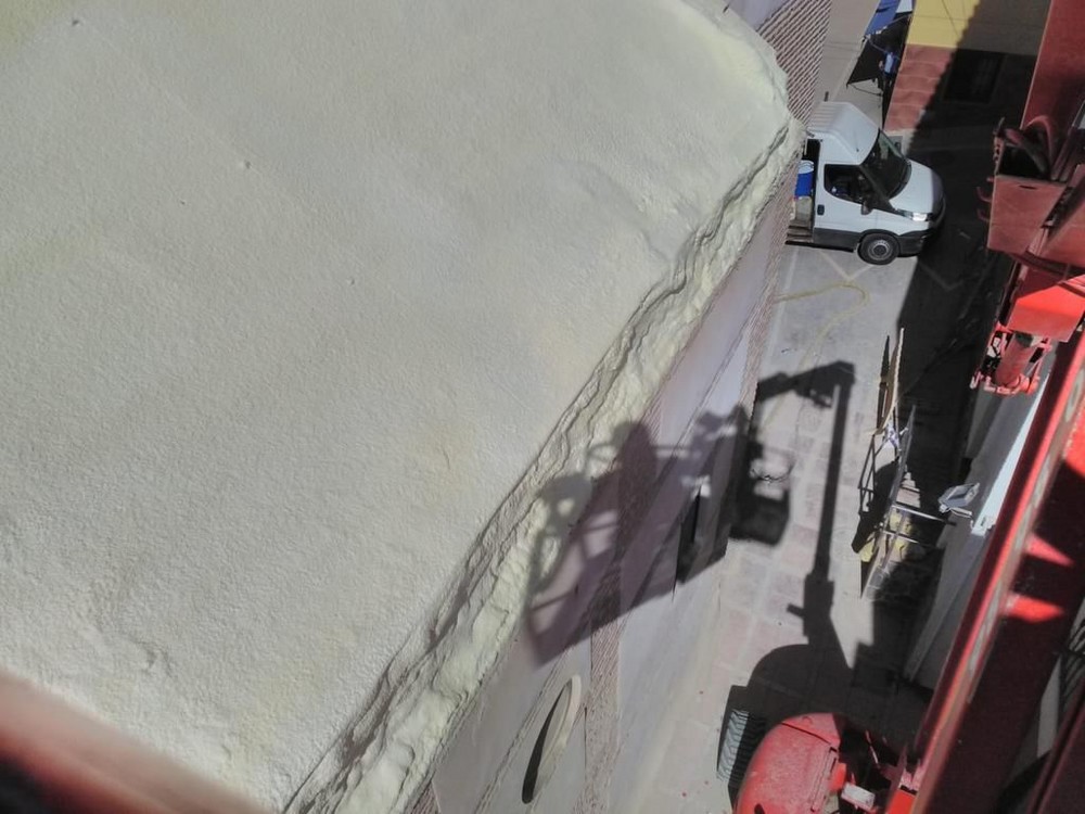 La Iglesia de La Inmaculada necesita la ayuda de los feligreses tras desprenderse parte de su techumbre