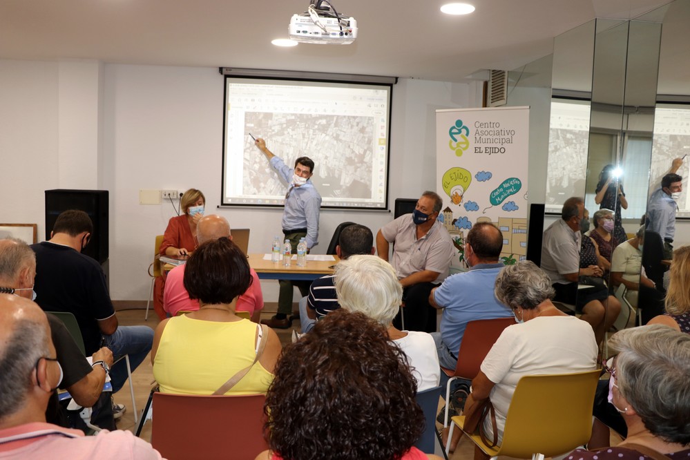 Juntas Locales, AMPAS y colectivos conocen los proyectos de movilidad sostenible de los Fondos ‘Next Generation EU’