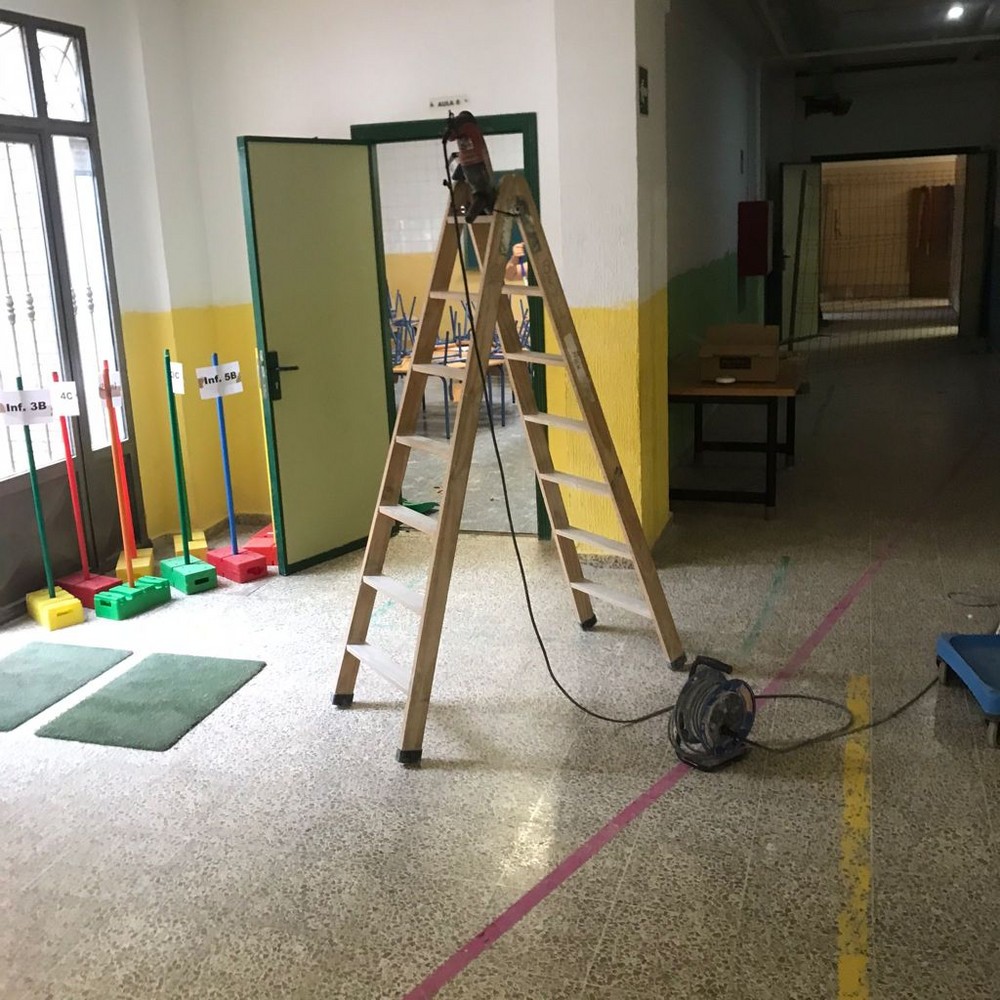 El PSOE de Adra pide a la Junta que financie la limpieza extra en centros educativos