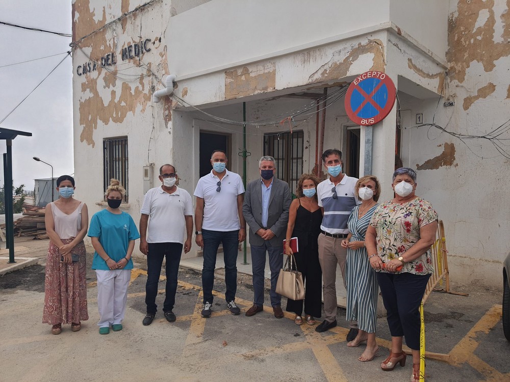Distrito Poniente reforma la Casa del Médico de Felix para instalar el nuevo consultorio