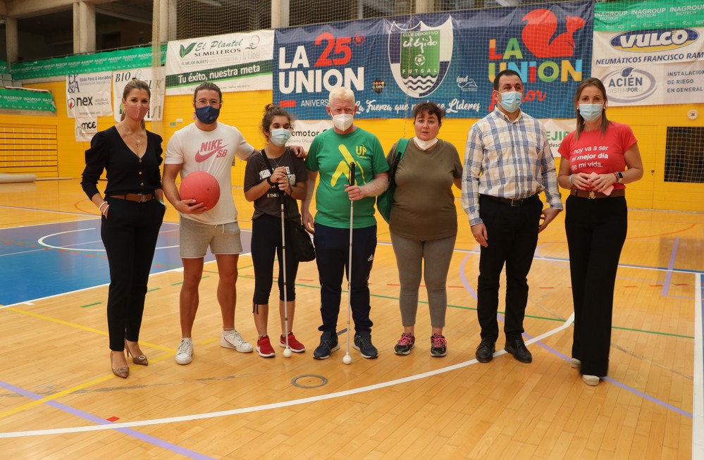 El Pabellón de Deportes de El Ejido se convierte en el escenario de una sesión de ‘Goalball’