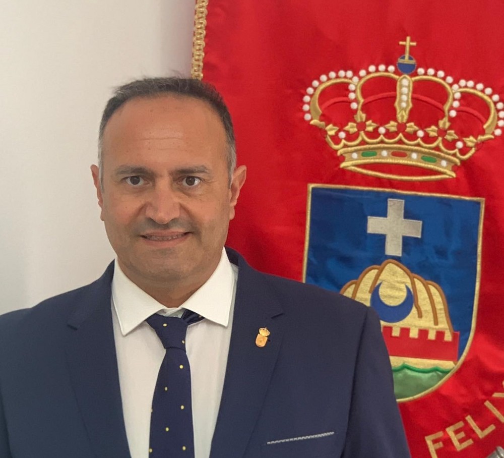 El PSOE critica que el alcalde y el teniente de alcalde de Felix se pongan un sueldo, lo que restará unos 52.000 euros al presupuesto local