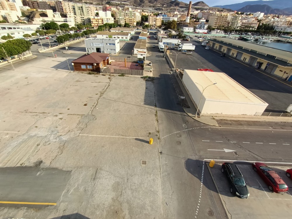 La Junta recibe 37 ofertas para la remodelación  de la explanada de poniente del puerto de Adra