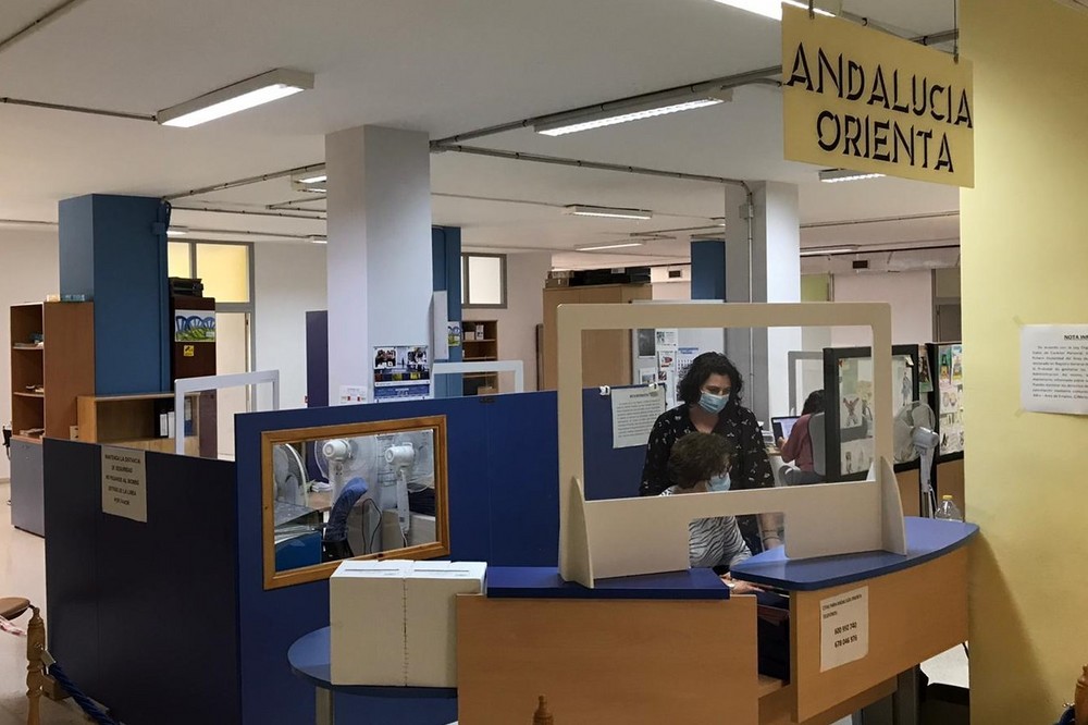 El Ayuntamiento de Adra fomentará la reinserción laboral de los desempleados del municipio