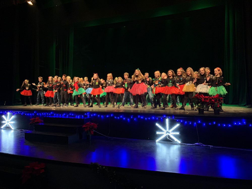 El Ayuntamiento de Adra publica las bases para los concursos de belenes y villancicos escolares